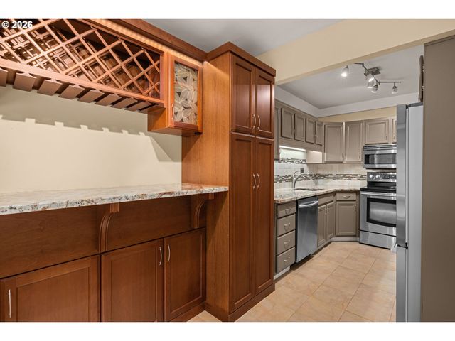 2021 Sw MAIN St 11, Portland, OR 97205
