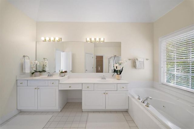 4906 Chimney Oaks Drive, Mableton, GA 30126