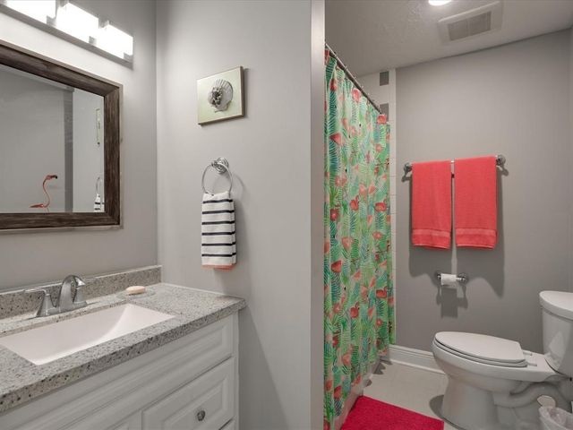 10 Windsor Court, Galveston, TX 77551