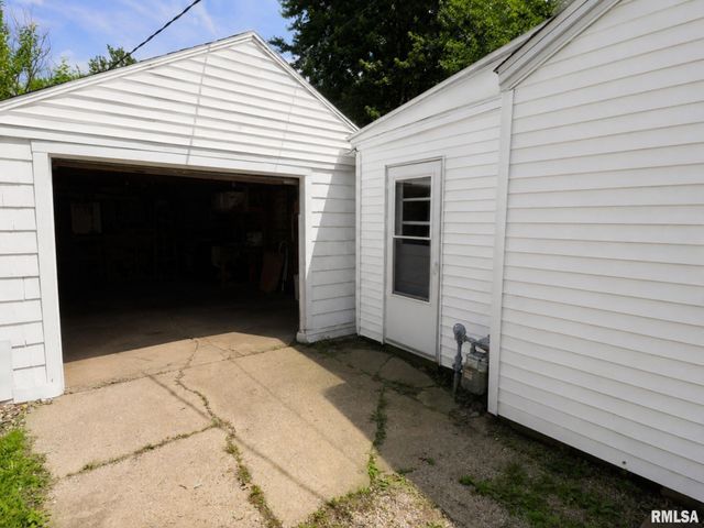 4924 N OGDEN Avenue, Peoria Heights, IL 61616