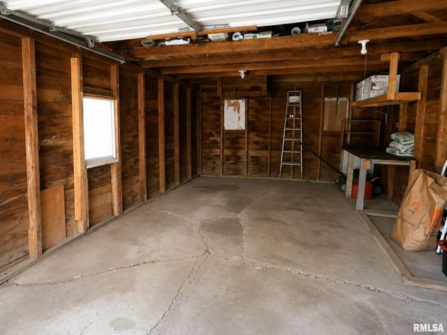 4924 N OGDEN Avenue, Peoria Heights, IL 61616