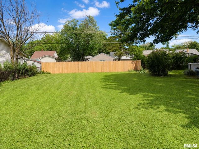 4924 N OGDEN Avenue, Peoria Heights, IL 61616