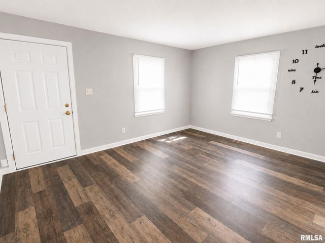4924 N OGDEN Avenue, Peoria Heights, IL 61616