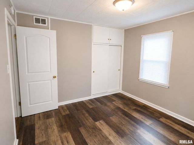 4924 N OGDEN Avenue, Peoria Heights, IL 61616