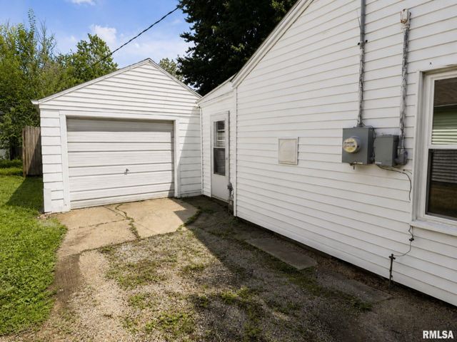 4924 N OGDEN Avenue, Peoria Heights, IL 61616