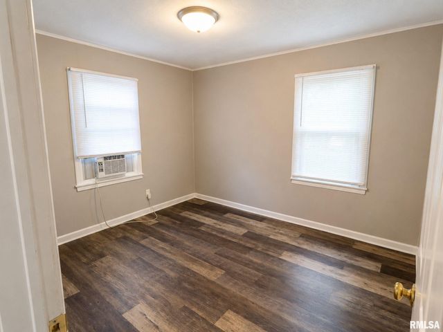 4924 N OGDEN Avenue, Peoria Heights, IL 61616