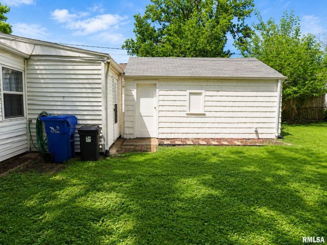4924 N OGDEN Avenue, Peoria Heights, IL 61616