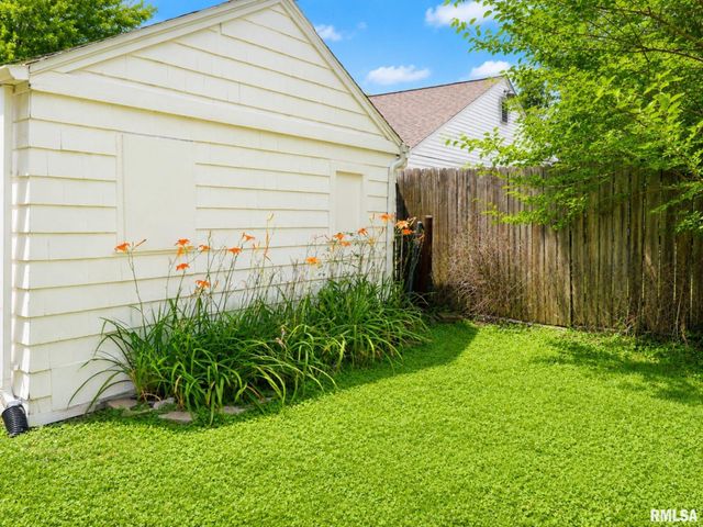 4924 N OGDEN Avenue, Peoria Heights, IL 61616