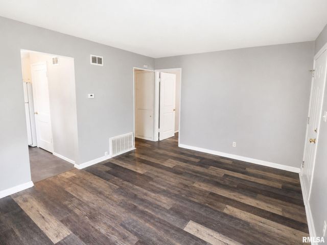 4924 N OGDEN Avenue, Peoria Heights, IL 61616