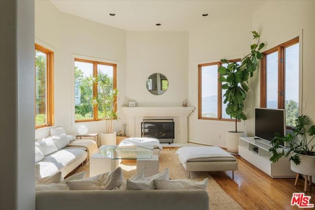 804 Mount Washington Drive, Los Angeles, CA 90065