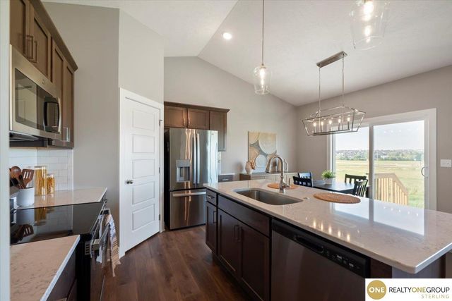 7621 Vera Drive, Lincoln, NE 68516