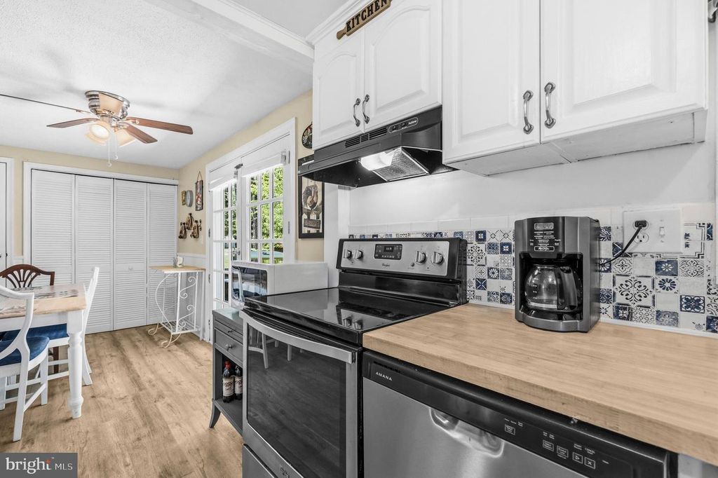 Image 11 of property listing at 30178 SHOREVIEW DR, Mechanicsville, MD 20659