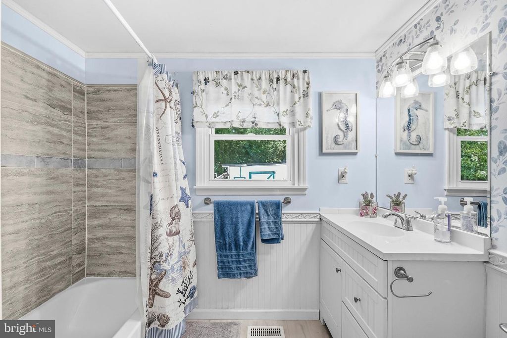 Image 18 of property listing at 30178 SHOREVIEW DR, Mechanicsville, MD 20659