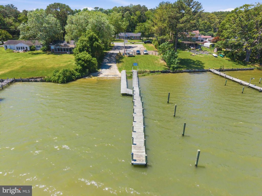 Image 29 of property listing at 30178 SHOREVIEW DR, Mechanicsville, MD 20659