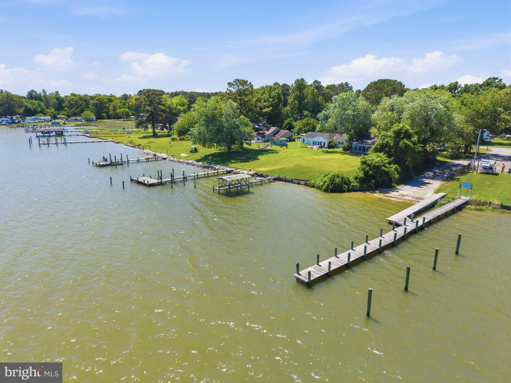 Image 30 of property listing at 30178 SHOREVIEW DR, Mechanicsville, MD 20659