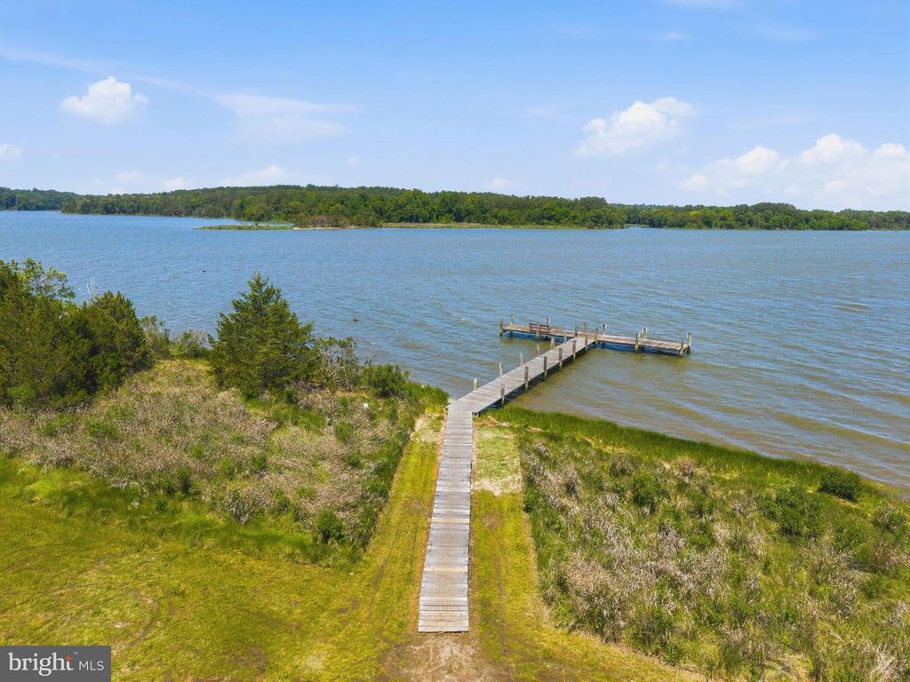 Image 35 of property listing at 30178 SHOREVIEW DR, Mechanicsville, MD 20659