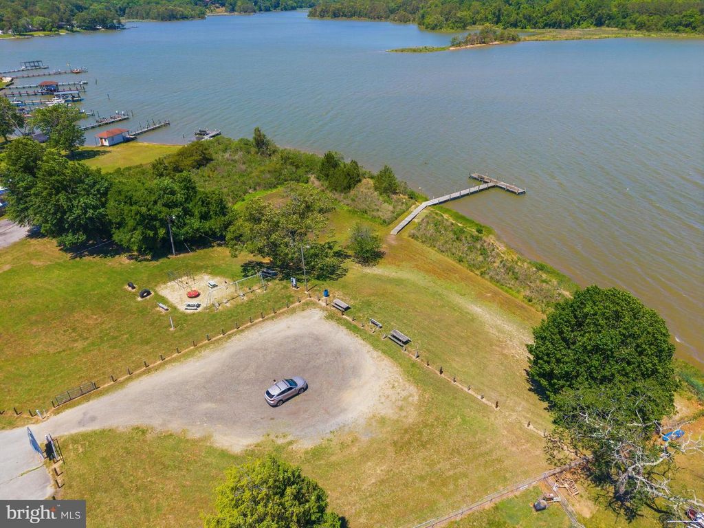 Image 37 of property listing at 30178 SHOREVIEW DR, Mechanicsville, MD 20659