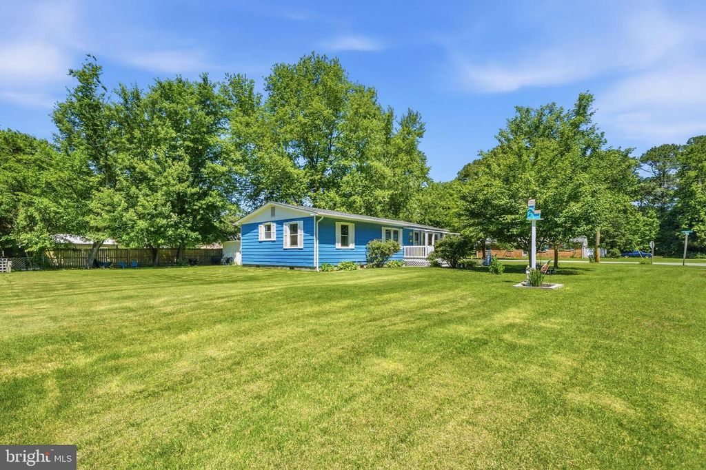Image 5 of property listing at 30178 SHOREVIEW DR, Mechanicsville, MD 20659
