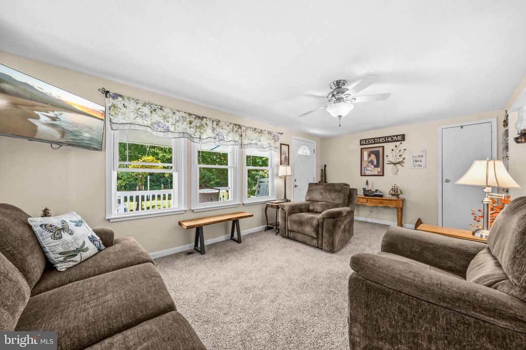 Image 6 of property listing at 30178 SHOREVIEW DR, Mechanicsville, MD 20659