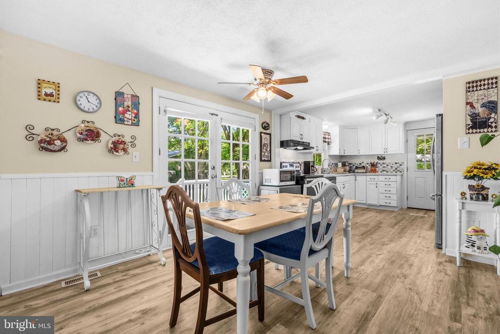 Image 7 of property listing at 30178 SHOREVIEW DR, Mechanicsville, MD 20659