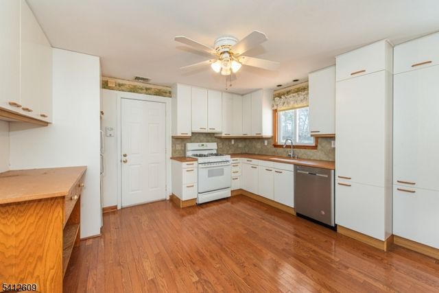 15 Frederick Pl, Morris Twp., NJ 07960