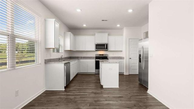 314 Friendship Oak Way, Hampton, GA 30228