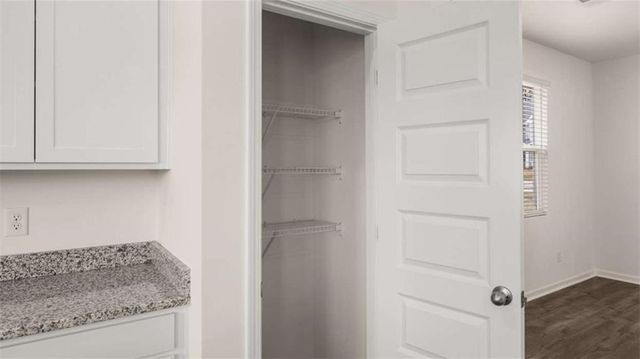 314 Friendship Oak Way, Hampton, GA 30228