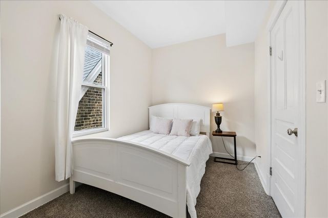 2835 W Wellington Avenue 2, Chicago, IL 60618