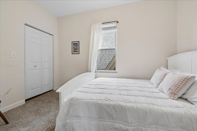 2835 W Wellington Avenue 2, Chicago, IL 60618