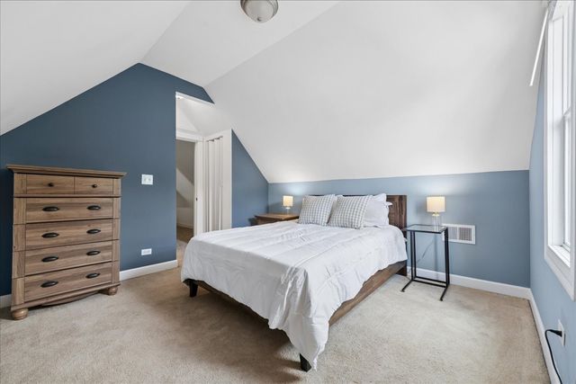 2835 W Wellington Avenue 2, Chicago, IL 60618