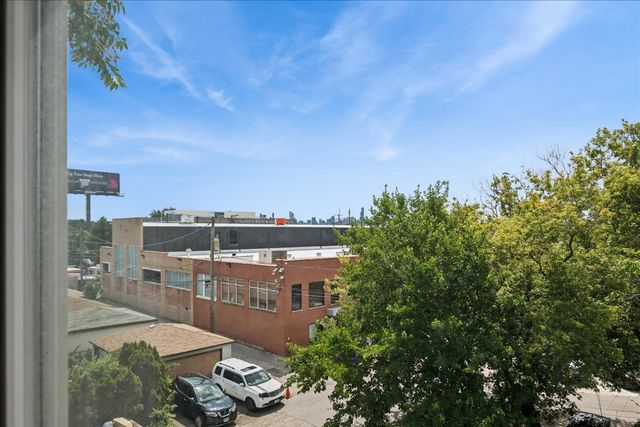 2835 W Wellington Avenue 2, Chicago, IL 60618