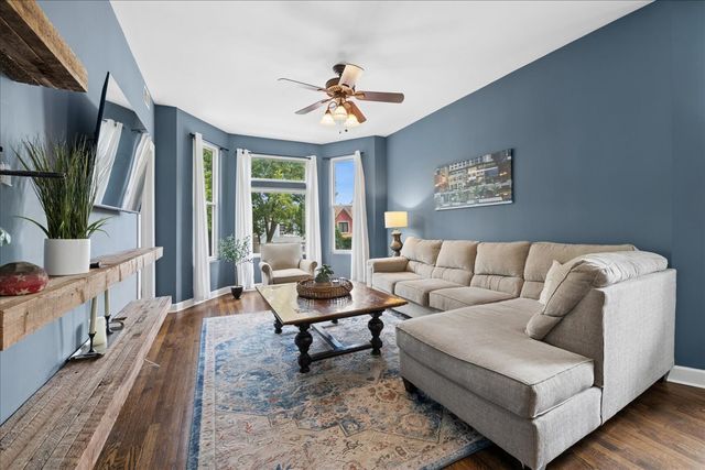 2835 W Wellington Avenue 2, Chicago, IL 60618