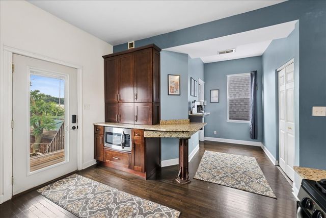 2835 W Wellington Avenue 2, Chicago, IL 60618
