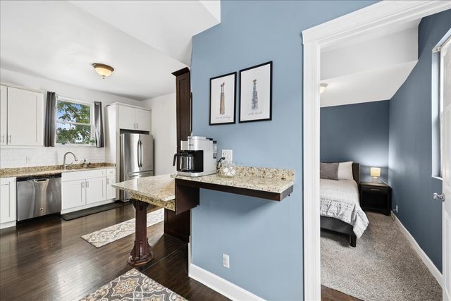 2835 W Wellington Avenue 2, Chicago, IL 60618