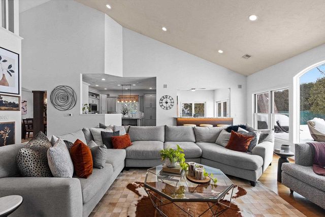 957 BRIGHTON DRIVE, Menasha, WI 54952