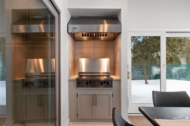 957 BRIGHTON DRIVE, Menasha, WI 54952