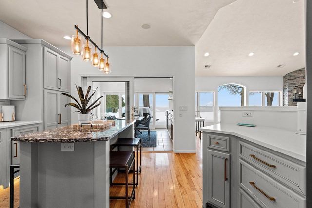 957 BRIGHTON DRIVE, Menasha, WI 54952