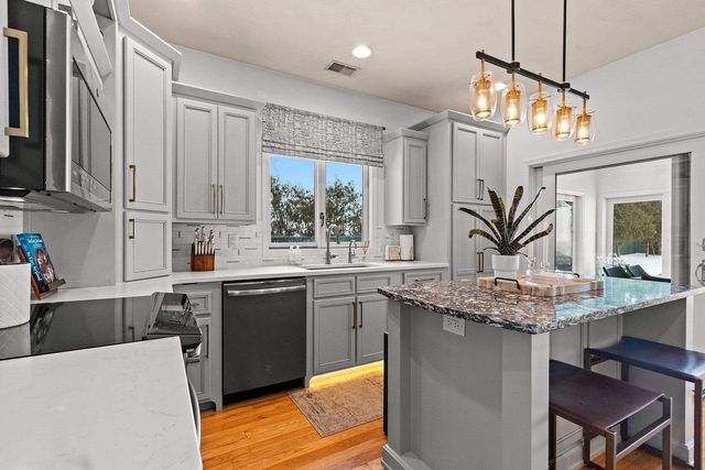 957 BRIGHTON DRIVE, Menasha, WI 54952