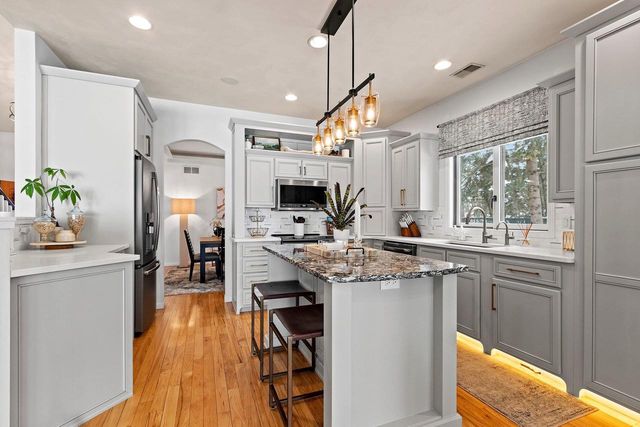 957 BRIGHTON DRIVE, Menasha, WI 54952