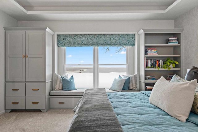 957 BRIGHTON DRIVE, Menasha, WI 54952