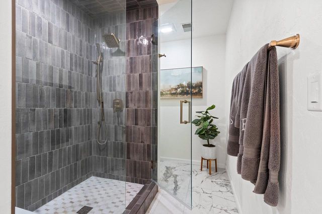 957 BRIGHTON DRIVE, Menasha, WI 54952