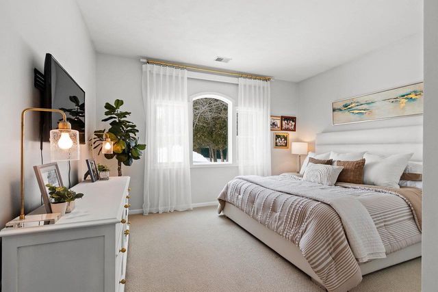 957 BRIGHTON DRIVE, Menasha, WI 54952