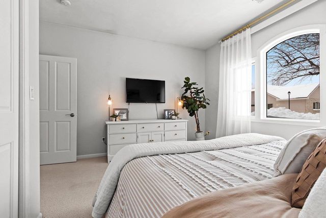 957 BRIGHTON DRIVE, Menasha, WI 54952