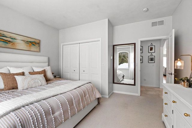 957 BRIGHTON DRIVE, Menasha, WI 54952