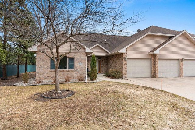 957 BRIGHTON DRIVE, Menasha, WI 54952