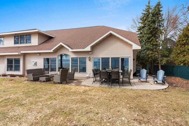 957 BRIGHTON DRIVE, Menasha, WI 54952