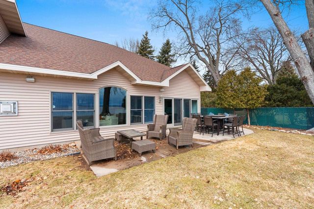 957 BRIGHTON DRIVE, Menasha, WI 54952