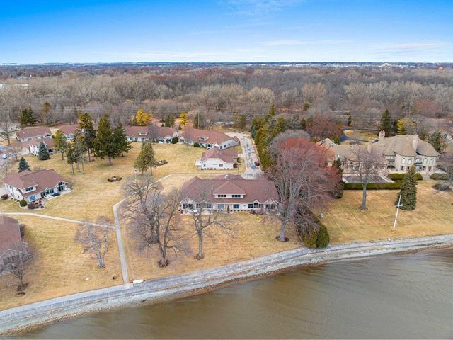 957 BRIGHTON DRIVE, Menasha, WI 54952