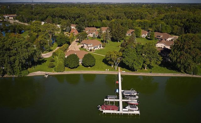 957 BRIGHTON DRIVE, Menasha, WI 54952