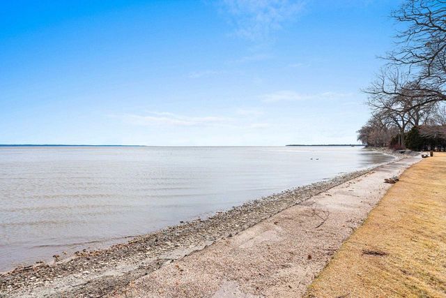 957 BRIGHTON DRIVE, Menasha, WI 54952